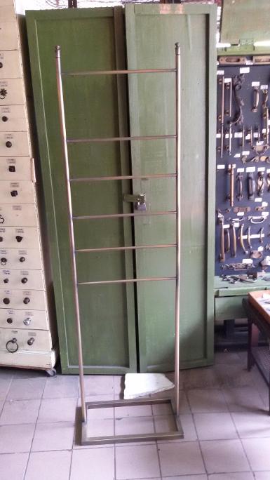 Clothes rail meterial is brass Item Code CRB63 wide 800 mm high 1800 mm.pipe 19 mm. Clothes rail meterial is brass Item Code CRB63 wide 800 mm high 1800 mm.pipe 19 mm.