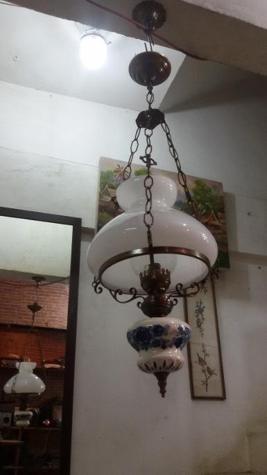 Ducth Hanging Lamp SOLD OUT Code DHL001 size 11'' long include chain 100 cm. Ducth Hanging Lamp SOLD OUT Code DHL001 size 11'' long include chain 100 cm.