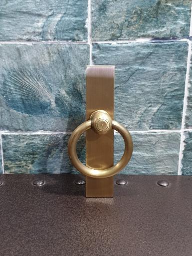 Brass pull handle Item Code PP32 size plate 32 mm x 150 mm. ring 72 mm Brass pull handle Item Code PP32 size plate 32 mm x 150 mm. ring 72 mm