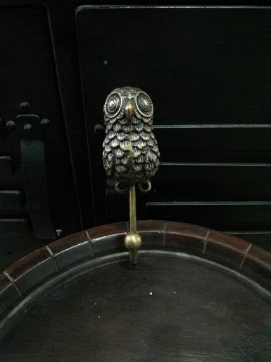 Owl hook brass Item code U.087 size long 155 mm. wide 52 mm. hanger long 70 mm. Owl hook brass Item code U.087 size long 155 mm. wide 52 mm. hanger long 70 mm.